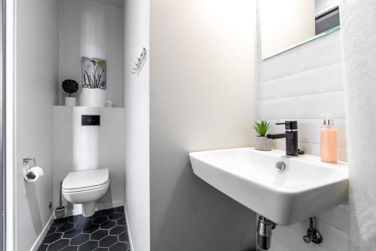 Stylish Studio In Perfect Location, 24H Reception Apartment Tallinn Exterior foto